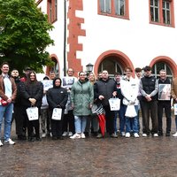 Gruppe aus dem BBW auf dem Mosbacher Marktplatz